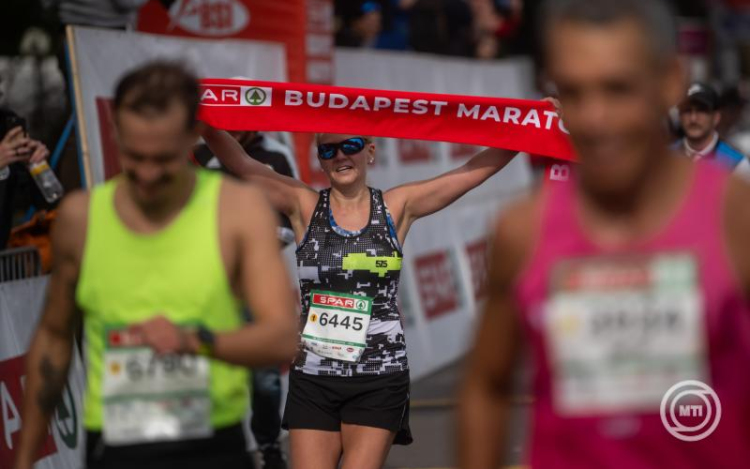 Budapest Maraton Fesztivál - Garai Ágnes Szonja győzött a klasszikus távon