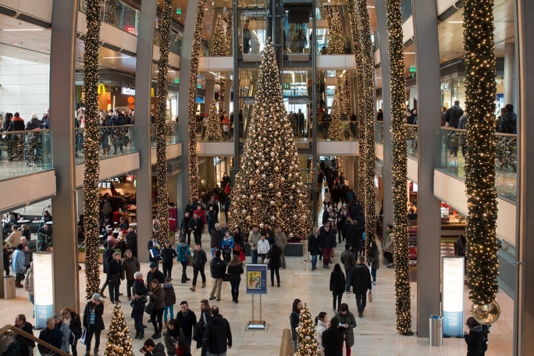 A decemberi ajándékvásárlást nem fogja vissza a fekete péntek akció