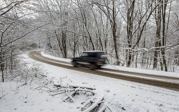 Kékestetőn fél méter körüli a hóvastagság